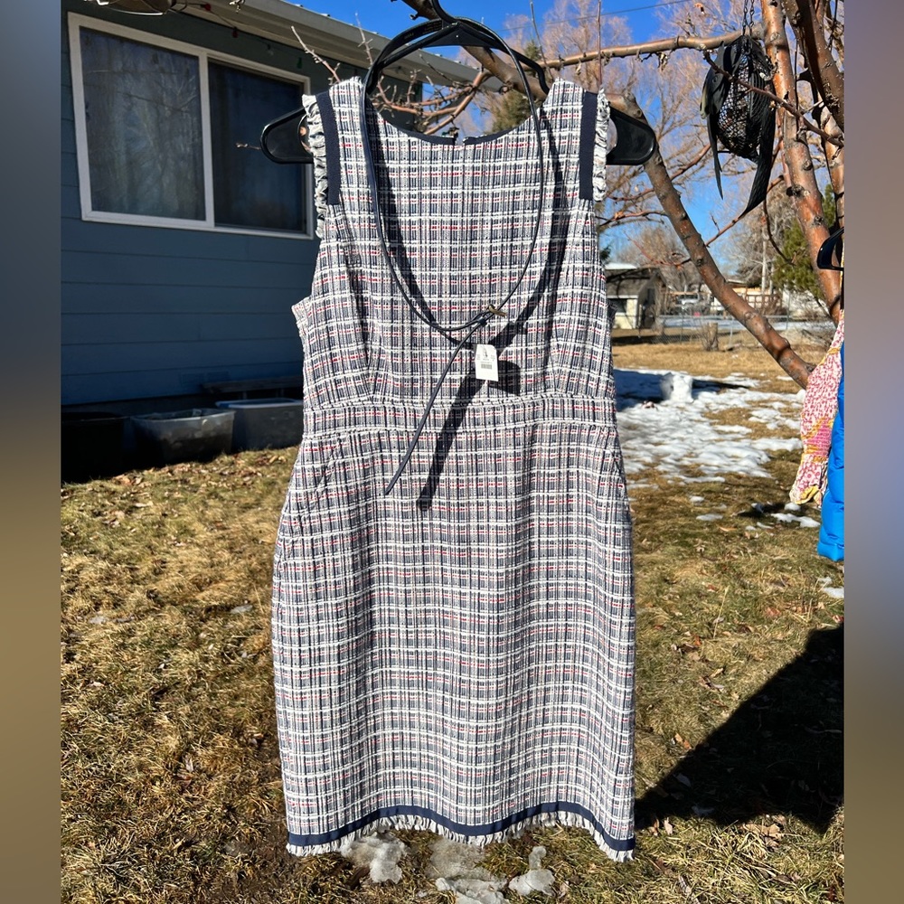 Ladies Size 8 petite Jacquard Dress with Belt